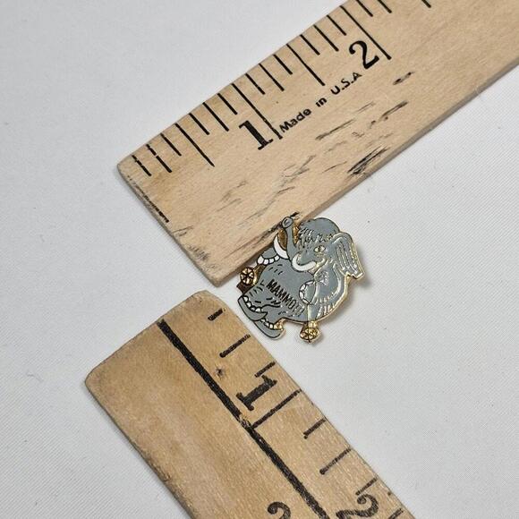 Vtg Mammoth Ski Pin California Resort Sierra Nevada Mountains Elephant on Skis - Picture 3 of 3